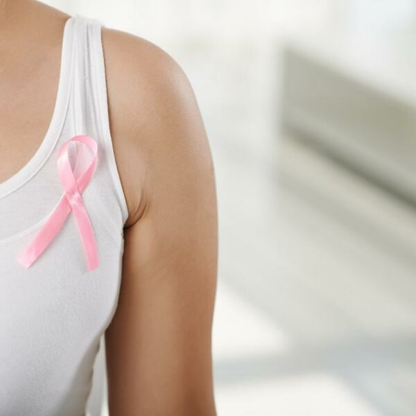 7 Signs to Watch Out For Breast Cancer After 35