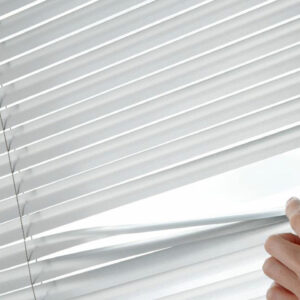 4 effective tips to clean your window blinds