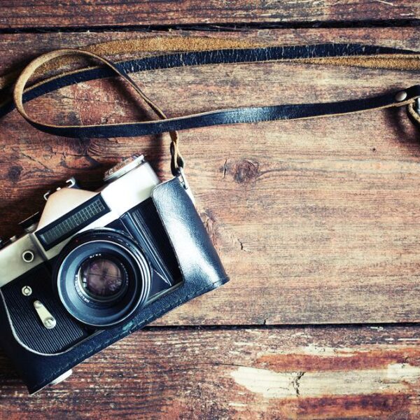 5 Popular Free And Paid Stock Photo Websites