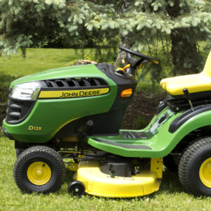 John Deere Lawn Tractors &#8211; What they are and their Types