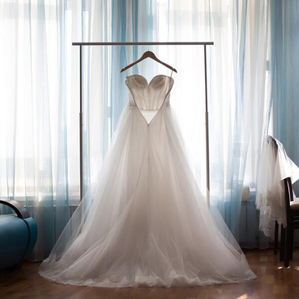 The importance of a flawlessly-tailored wedding dress