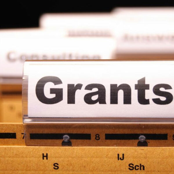 3 best places to seek grants for students returning to college