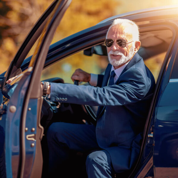 Top 4 Luxury Cars For Seniors