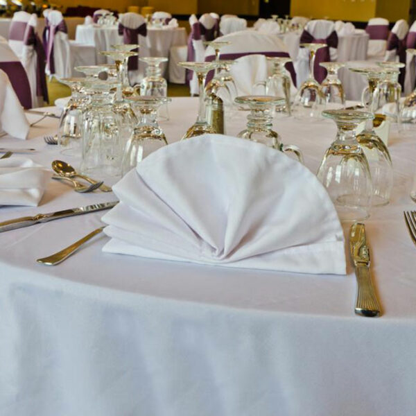 Things to consider when choosing banquet tables