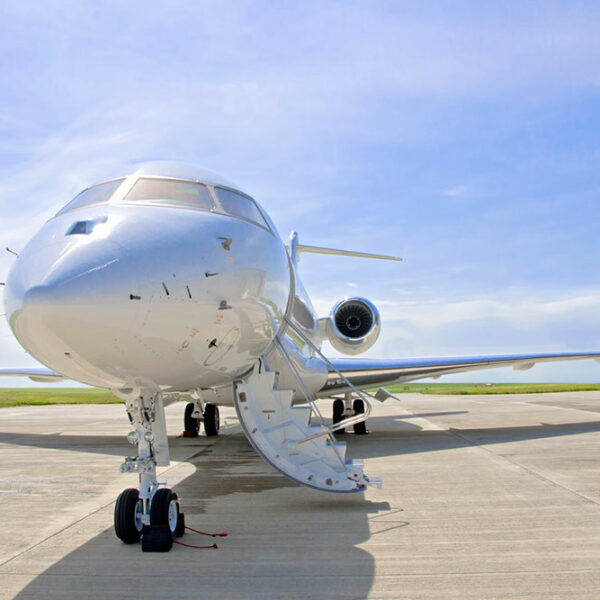 Private Jets &#8211; Factors Affecting the Cost and Renting Tips